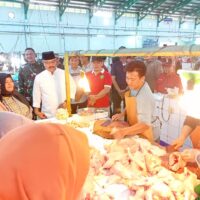 Dandim Bersama Bupati Dan Forkopimda Lakukan Pemantauan Harga Barang Menjelang Nataru