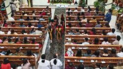 Personel Lanud Sultan Hasanuddin Serta Masyarakat Gelar Ibadah Natal di Gereja Katolik Bunda Maria dan Gereja POUK Lahai-Roi