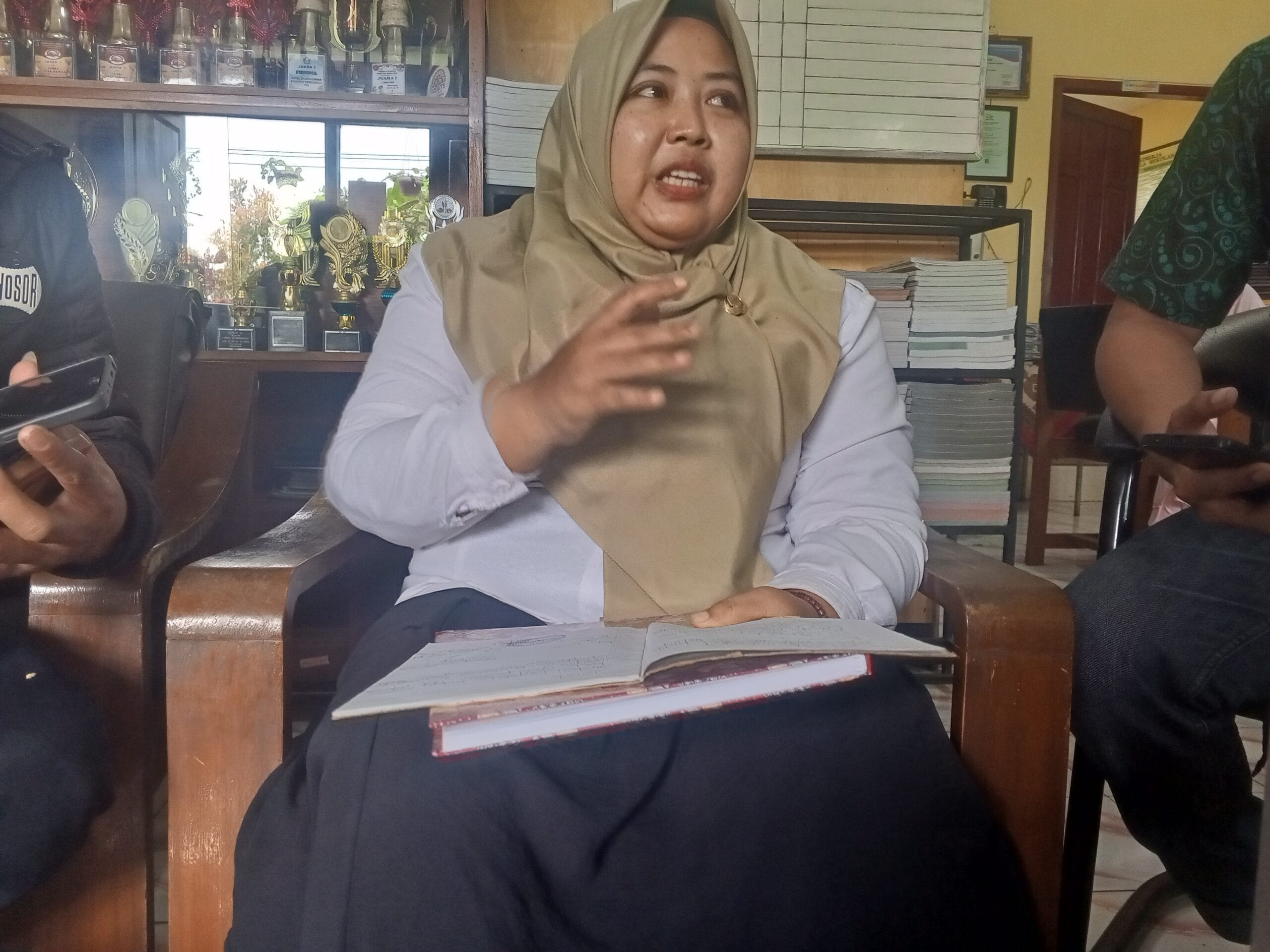 Klarifikasi LSM JAKPRO Terhadap Kejanggalan Pembayaran Insentif Non Sertifikasi PNS di SDN Resongo 1