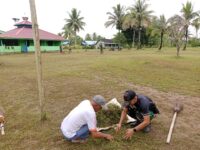 Jelang Hari Raya Idul Fitri 1446 H, Satgas Yonif 312/KH Gelar Karya Bakti Bersama Masyarakat Kampung Kirely