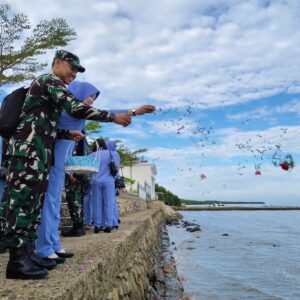 Jelang Peringatan HUT Ke-68, Skadron Udara 11 Laksanakan Tabur Bunga di Pantai Segeri Kabupaten Pangkep Jelang Peringatan HUT Ke-68, Skadron Udara 11 Laksanakan Tabur Bunga di Pantai Segeri Kabupaten Pangkep