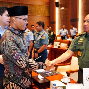 Panglima TNI Hadiri Rapat Kerja Bersama DPR RI Bahas Isu Strategis Panglima TNI Hadiri Rapat Kerja Bersama DPR RI Bahas Isu Strategis