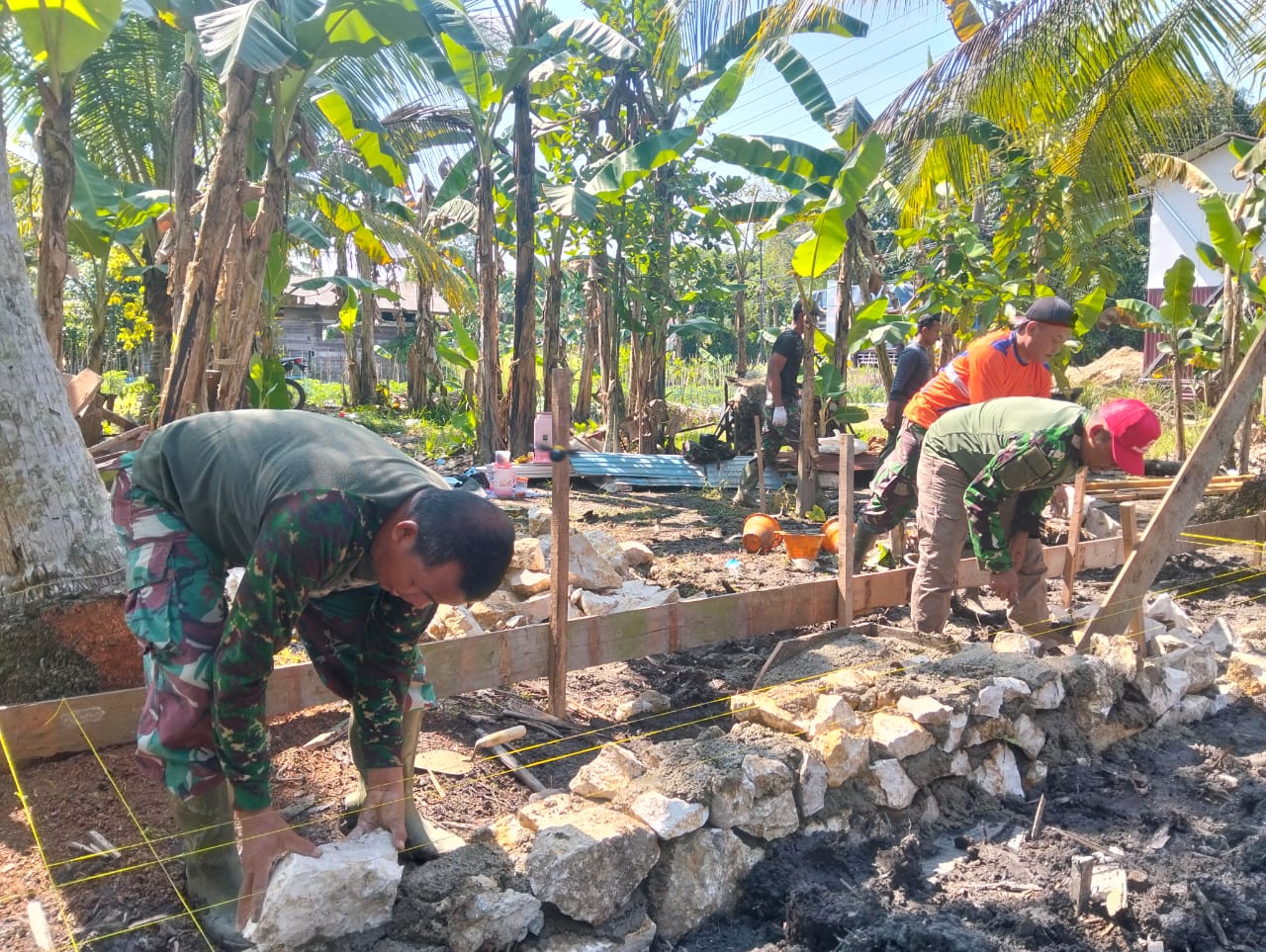 Satgas TMMD HST Bangun Kembali Rumah Janda Lansia Kurba di Haruyan
