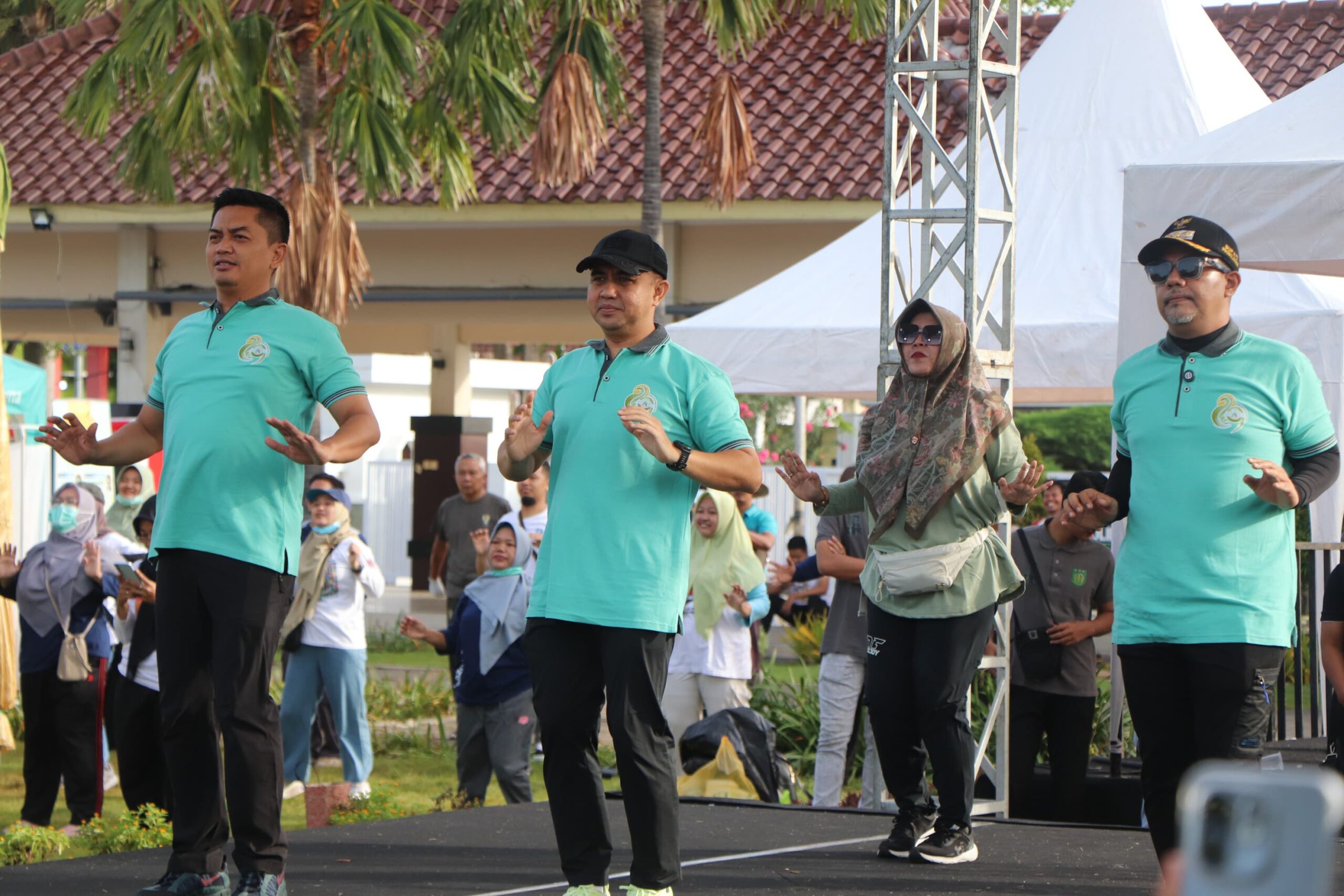Senam Bersama Dandim, Forkopimda dan Warga Probolinggo Jalin Sinergi Sehat