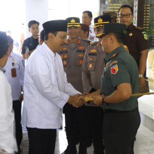 Dandim 0820 Probolinggo dan Forkopimda Ikuti Dialog Pilar Sosial Dandim 0820 Probolinggo dan Forkopimda Ikuti Dialog Pilar Sosial