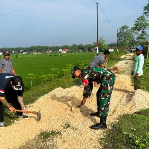 Dukung BBGRM, Jajaran Babinsa Kodim Bojonegoro Karya Bakti Bersama Masyarakat Dukung BBGRM, Jajaran Babinsa Kodim Bojonegoro Karya Bakti Bersama Masyarakat