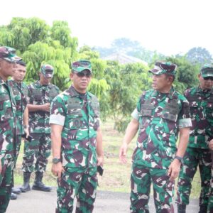 Danrem 051/Wkt Mendampingi Kasdam Jaya Meninjau Kesiapan Pembangunan Batalyon Teritorial di Lahan Pertanian Terpadu di Wanajaya Danrem 051/Wkt Mendampingi Kasdam Jaya Meninjau Kesiapan Pembangunan Batalyon Teritorial di Lahan Pertanian Terpadu di Wanajaya