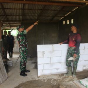 Dansatgas Tinjau Progres TMMD Ke-124 di Gunung Melati Dansatgas Tinjau Progres TMMD Ke-124 di Gunung Melati