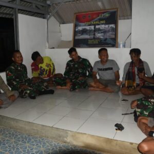 Tumbuhkan Gotong Royong, Satgas TMMD Kodim 1002/HST Ronda Malam Tumbuhkan Gotong Royong, Satgas TMMD Kodim 1002/HST Ronda Malam