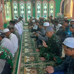 Satgas TMMD Kodim 1002/HST Tunaikan Sholat Jumat di Masjid Al-Magfirah Satgas TMMD Kodim 1002/HST Tunaikan Sholat Jumat di Masjid Al-Magfirah