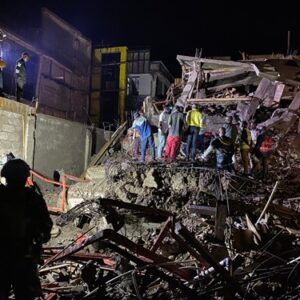 Satgas BGC 39-F MONUSCO Evakuasi Korban Reruntuhan Bangunan Di Bankoko Satgas BGC 39-F MONUSCO Evakuasi Korban Reruntuhan Bangunan Di Bankoko