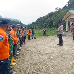 Polres Pegunungan Arfak dan Kansar Manokwari Siaga Pasca Pencarian Korban Bencana Alam di Kampung Jim