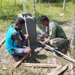 Satgas TMMD Ke-124 Laksanakan Tahap Pemasangan Tandon Air Program Sumur Bor