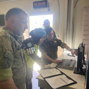 Rotasi Kontingen Spanyol, Satgas SEMPU XXV-Q Laksanakan Body Search dan Luggage Check Rotasi Kontingen Spanyol, Satgas SEMPU XXV-Q Laksanakan Body Search dan Luggage Check