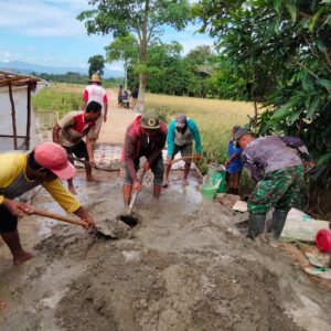 Satgas TMMD Kodim 1002/HST Cor Jembatan Pengambau Hilir Luar Satgas TMMD Kodim 1002/HST Cor Jembatan Pengambau Hilir Luar