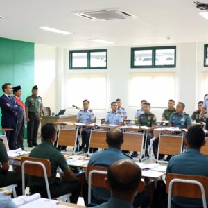 Panglima TNI Sambut Kunjungan Presiden RI Bersama Presiden Prancis Ke Akmil Panglima TNI Sambut Kunjungan Presiden RI Bersama Presiden Prancis Ke Akmil