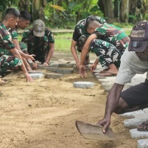 Bhakti Tanpa Batas: Satgas TNI dan Warga Yanggandur Bersatu Renovasi Gereja Bhakti Tanpa Batas: Satgas TNI dan Warga Yanggandur Bersatu Renovasi Gereja