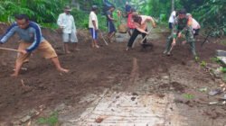 Minggu Bersih Babinsa Banjarsari Bersama Warga Gelar Kerja Bakti, Bersihkan Lingkungan Dan Akses Jalan Kampung