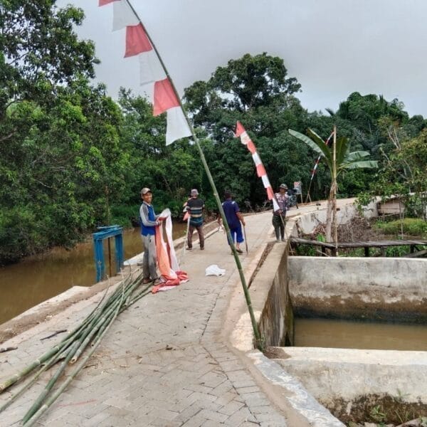 Jelang Penutupan, TMMD Kodim 1002/HST Hiasi Pengambau Hilir