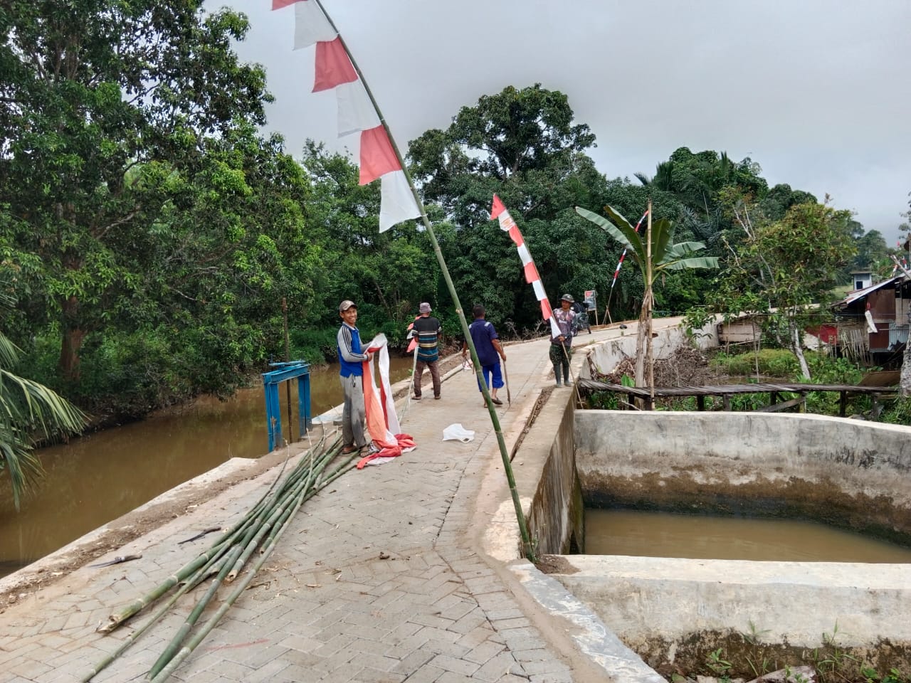 Jelang Penutupan, TMMD Kodim 1002/HST Hiasi Pengambau Hilir