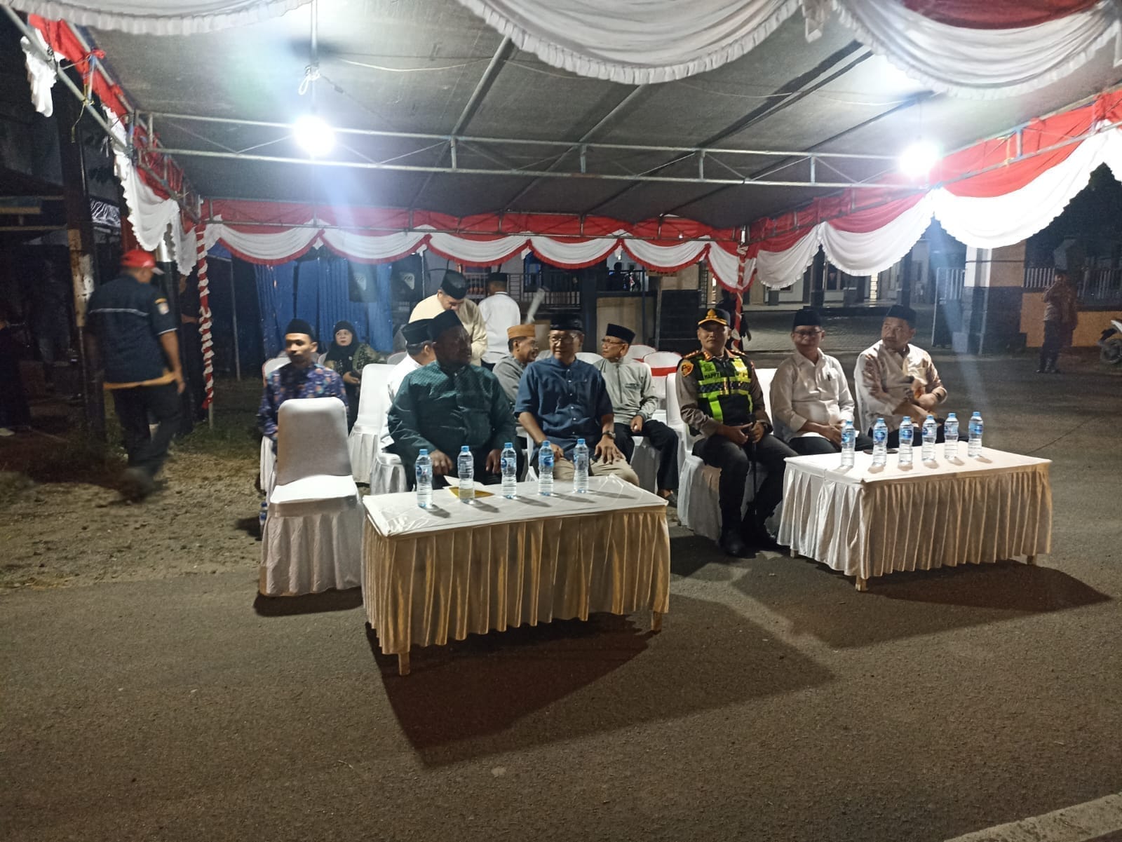 Danlantamal XIV Dampingi Wagub PBD Melepas Pawai Takbir Idul adha 1446/H di Kota Sorong, Jalin Sinergi TNI dan Masyarakat