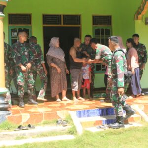 Tangis Warga Iringi Kepulangan Satgas TMMD 124 di Gunung Melati Tangis Warga Iringi Kepulangan Satgas TMMD 124 di Gunung Melati