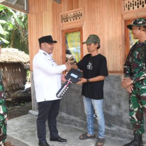 TMMD Kodim 1002/HST Bedah Rumah Warga, Ardiansyah Terharu TMMD Kodim 1002/HST Bedah Rumah Warga, Ardiansyah Terharu