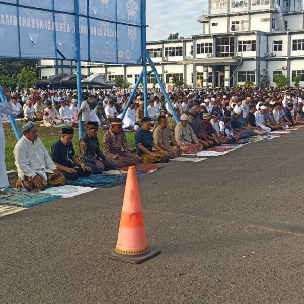 Keluarga Besar Lantamal XIV Laksanakan Sholat Idul Adha 1446 H di Sorong: Wujud Nyata Kepedulian, Pengorbanan, dan Kebersamaan TNI AL Bersama Masyarakat