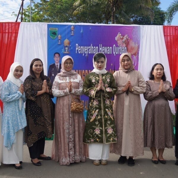 Semangat Menyambut Hari Raya Idul Adha 1446 H, Pangdam XVIII/Kasuari Tebar Kepedulian di Masjid Al-Mujahidin