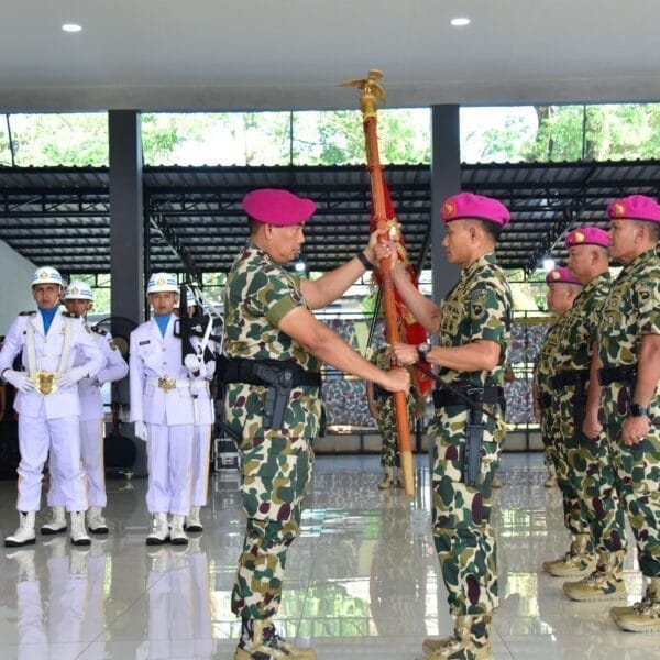 Dankormar Pimpin Sertijab Dua Jabatan Penting di Korps Marinir