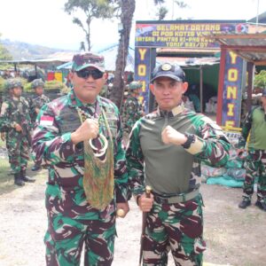 Kunjungan Kerja Brigjen TNI Tagor Rio Pasaribu, S.E (Dankolakops Korem 172/PWY) beserta rombongan di Pos Kotis Walesi Satgas Pamtas Kewilayahan RI-PNG Yonif 521/DY Kunjungan Kerja Brigjen TNI Tagor Rio Pasaribu, S.E (Dankolakops Korem 172/PWY) beserta rombongan di Pos Kotis Walesi Satgas Pamtas Kewilayahan RI-PNG Yonif 521/DY
