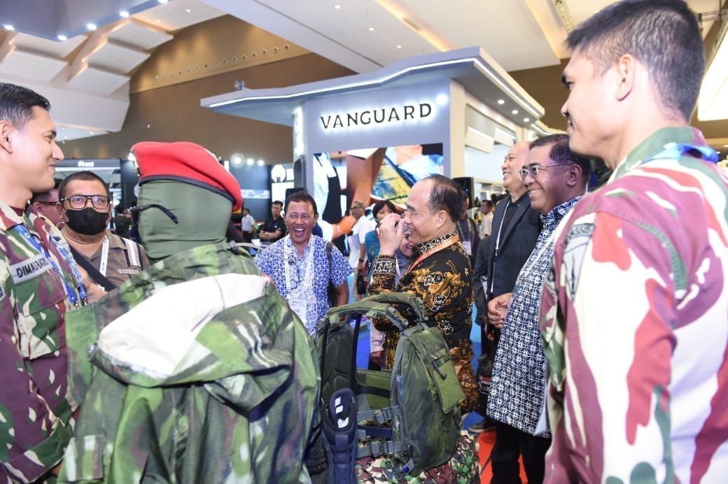 Stand TNI AD Jadi Primadona di Hari Terakhir Indo Defence 2025, Ribuan Pengunjung Serbu Area Pameran