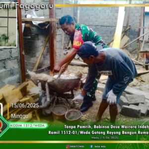 Tanpa Pamrih, Babinsa Desa Wairoro Indah Ramil 1512-01/Weda Gotong Royong Bangun Rumah Warga Tanpa Pamrih, Babinsa Desa Wairoro Indah Ramil 1512-01/Weda Gotong Royong Bangun Rumah Warga