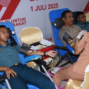 Lantamal XIV Turut Serta Donor Darah HUT Bhayangkara Ke-79, Wujud Kepedulian Dan Sinergitas Lantamal XIV Turut Serta Donor Darah HUT Bhayangkara Ke-79, Wujud Kepedulian Dan Sinergitas