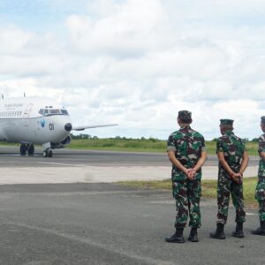 Lantamal XIV Lepas Keberangkatan Pangkogabwilhan III, Usai Kunjungan Kerja Strategis di Provinsi Papua Barat Daya Lantamal XIV Lepas Keberangkatan Pangkogabwilhan III, Usai Kunjungan Kerja Strategis di Provinsi Papua Barat Daya