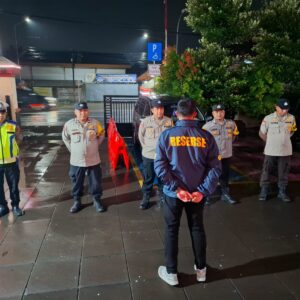 Apel Ops Cipkon dan Patroli Mobile, Polsek Cikupa Antisipasi Gangguan Kamtibmas di Wilayah Hukum Cikupa Apel Ops Cipkon dan Patroli Mobile, Polsek Cikupa Antisipasi Gangguan Kamtibmas di Wilayah Hukum Cikupa