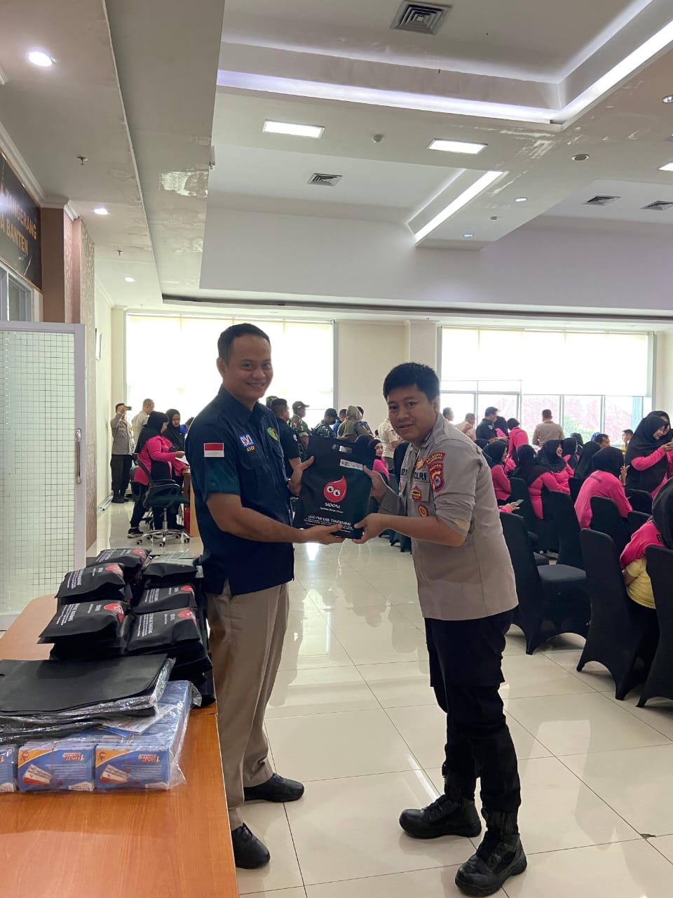 Donor Darah Warnai Hari Bhayangkara ke-79 di Polresta Tangerang