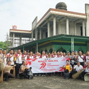 Wakapolresta Tangerang Pimpin Bakti Religi di Masjid Al Barokah Kampung Ciatuy, Desa Sodong Wakapolresta Tangerang Pimpin Bakti Religi di Masjid Al Barokah Kampung Ciatuy, Desa Sodong