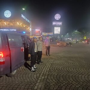 AIPDA Endang Pimpin Personil Sisir Bunderan Citra Raya mood AIPDA Endang Pimpin Personil Sisir Bunderan Citra Raya mood