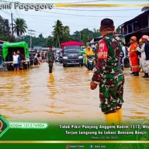 Membantu secara Maksimal Kepada Masyarakat Anggota Kodim 1512/Weda dalam Tangani Bencana Banjir Diwailayahnya Membantu secara Maksimal Kepada Masyarakat Anggota Kodim 1512/Weda dalam Tangani Bencana Banjir Diwailayahnya