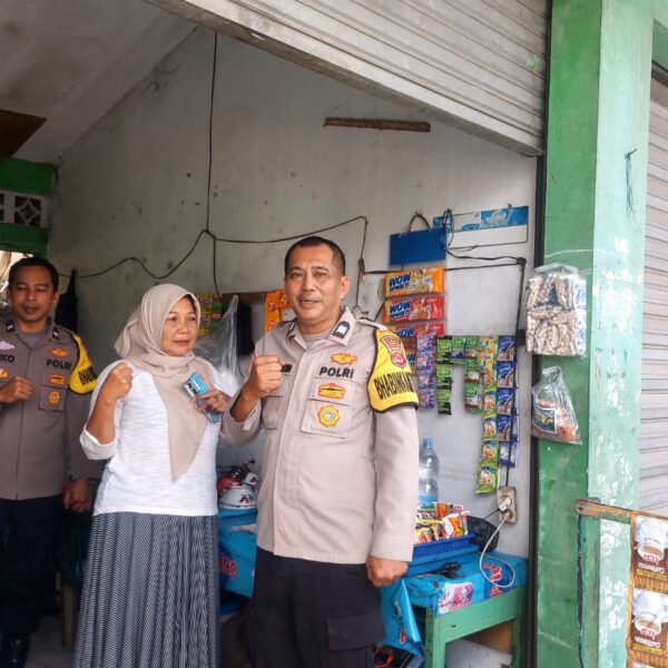 Bhabinkamtibmas Polsek Cikupa Sambangi Warung Warga di Sukadamai, Serap Aspirasi Masyarakat