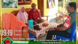 Melalui Komsos Babinsa Ramil 1512-01/Weda Himabau Warga Binannya Agar Jangan Buang Sampah Sembarangan