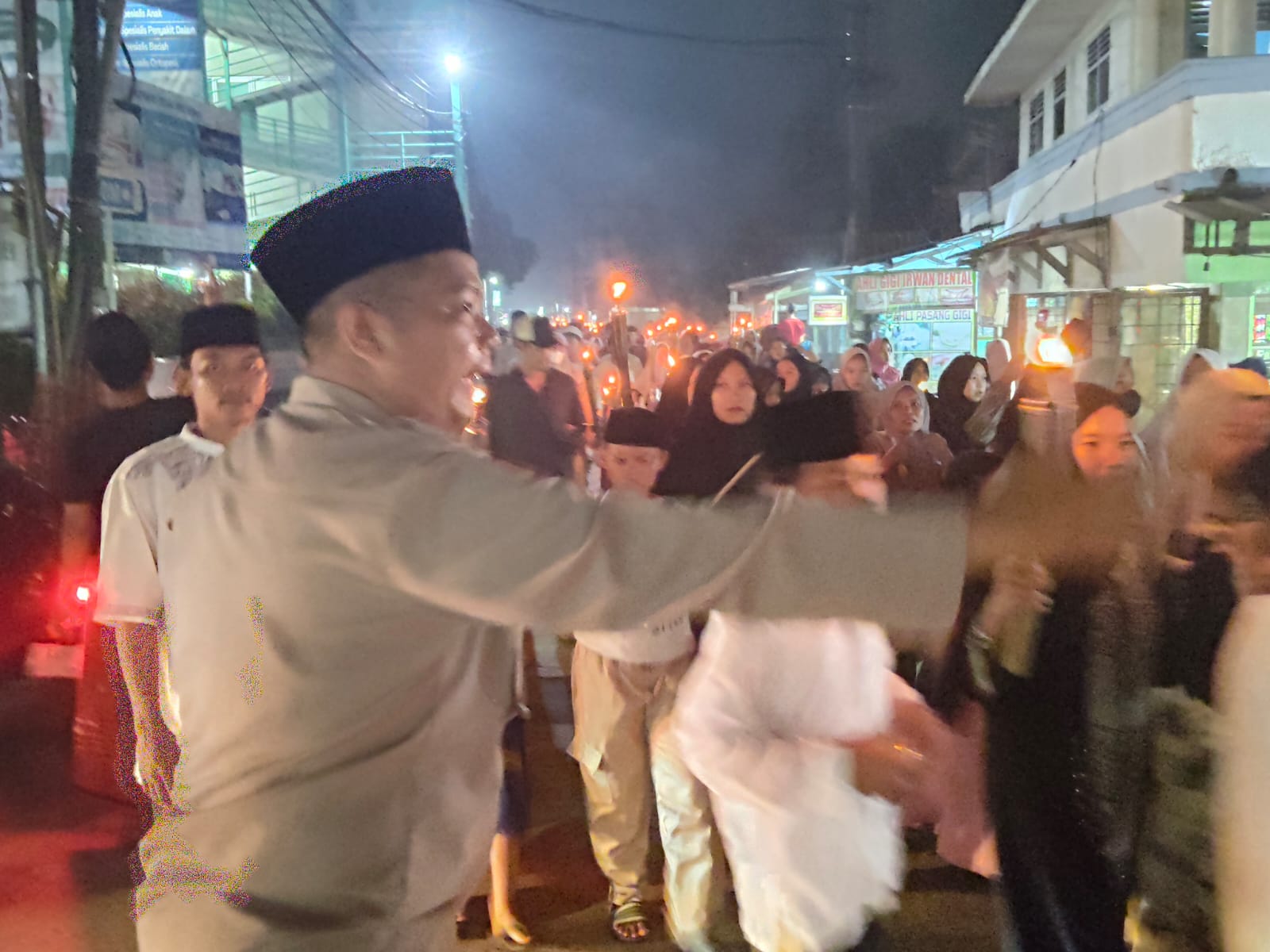 Polsek Cikupa Amankan Kegiatan Pawai Obor dan Dzikir Bersama Sambut 1 Muharam 1447 H