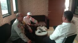 Aiptu Rukmono Sambang ke Kantor Desa: Meningkatkan Sinergi dengan Perangkat Desa
