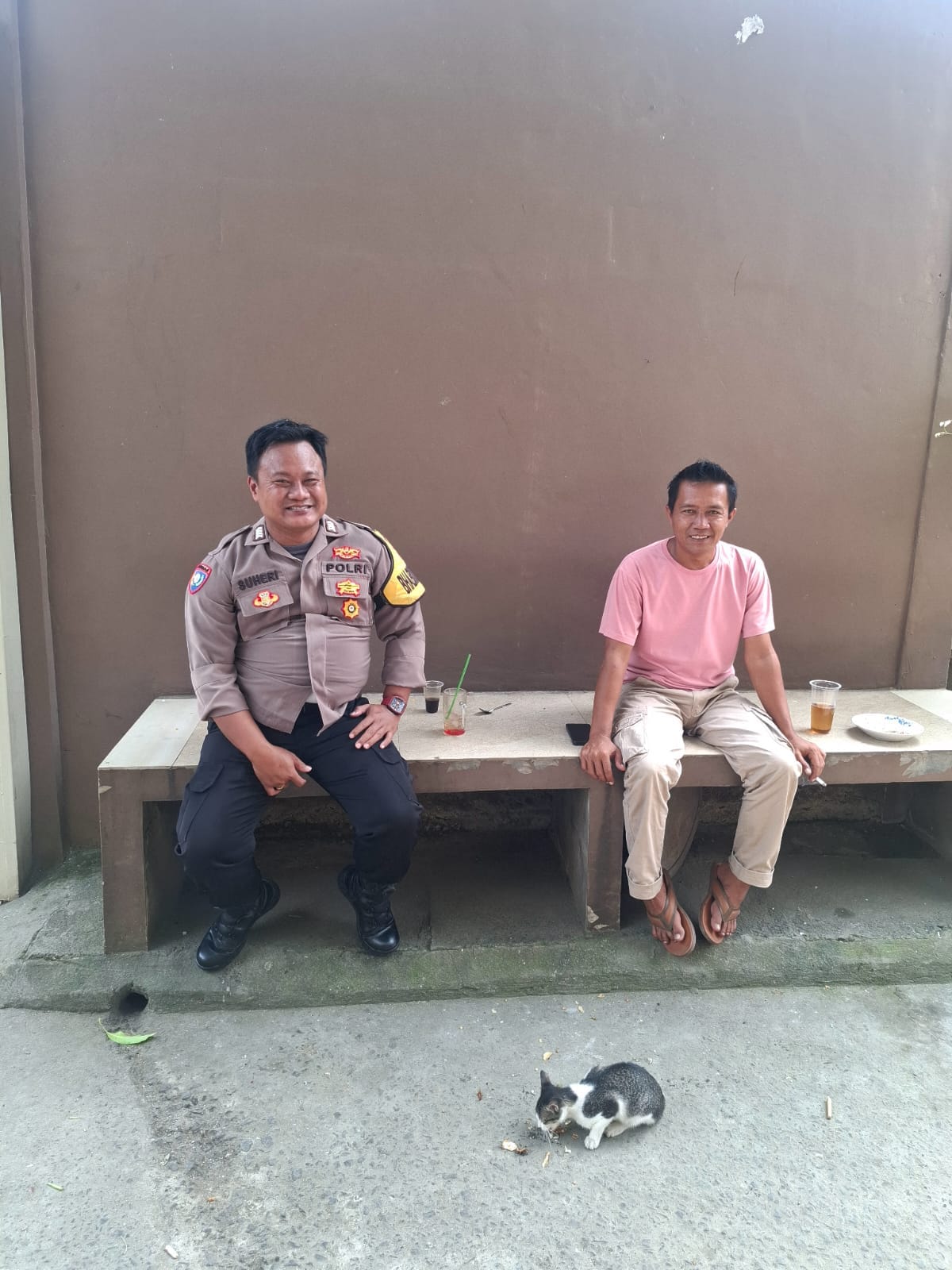 Bripka Suheri Wijaya Sambang Warga, Pererat Silaturahmi dan Jaga Kamtibmas