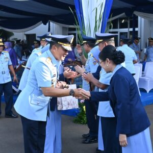 Danlanud Didampingi Ketua PIA Ardhya Garini Cab.7/D.ll Lanud Sultan Hasanuddin Hadiri Sertijab Pangkoopsudnas Danlanud Didampingi Ketua PIA Ardhya Garini Cab.7/D.ll Lanud Sultan Hasanuddin Hadiri Sertijab Pangkoopsudnas