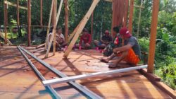 Babinsa Koramil 1710-06/Agimuga Laksanakan Komsos Untuk Mengetahui Situasi Di Wilayah Binaannya