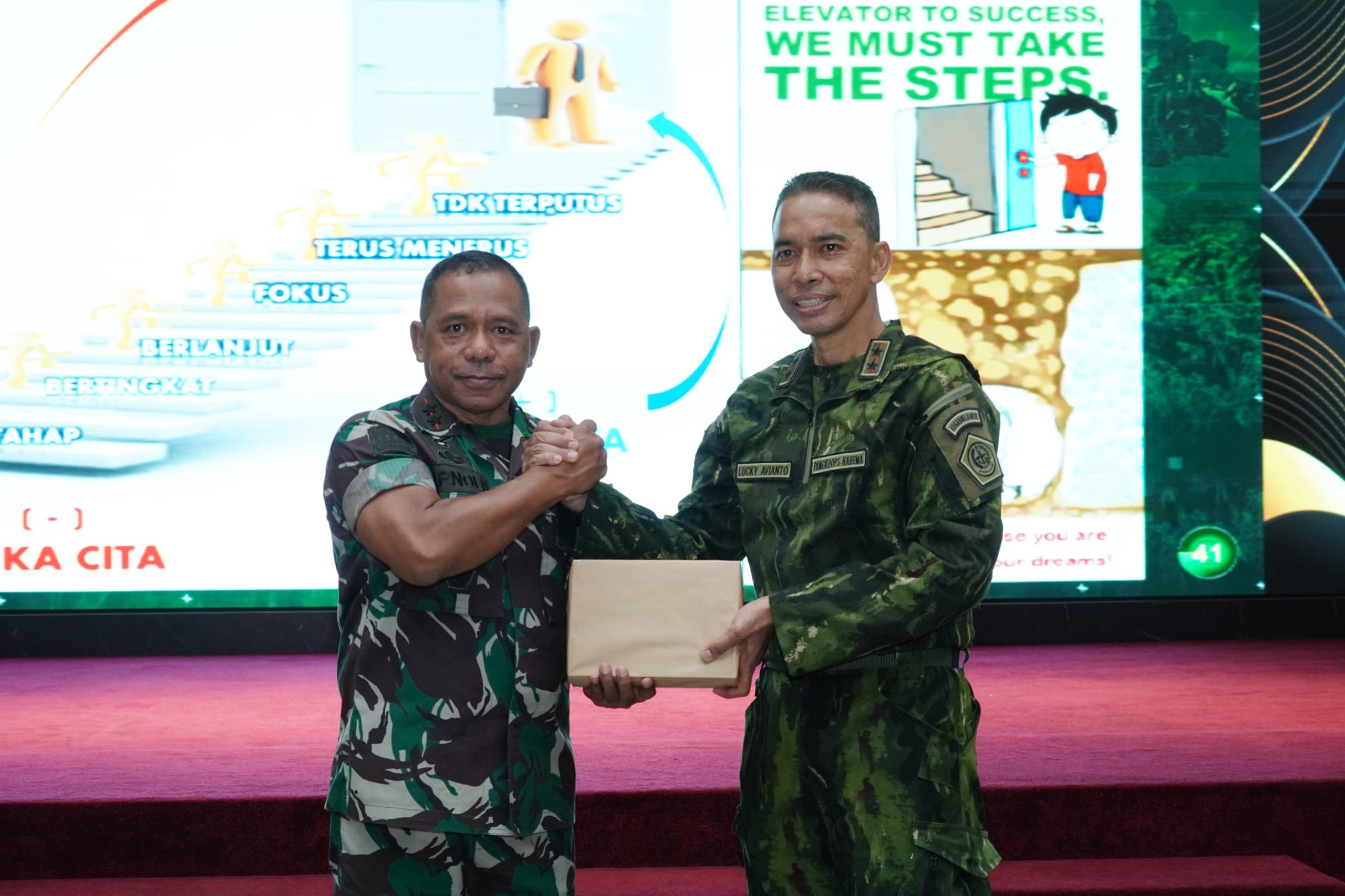 Danton Kostrad Berbagi Pengalaman Kepemimpinan di Papua kepada Taruna Akmil