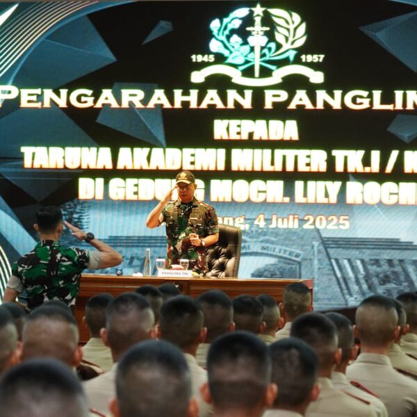 Panglima TNI Berikan Pengarahan kepada Taruna Tingkat I Akademi Militer