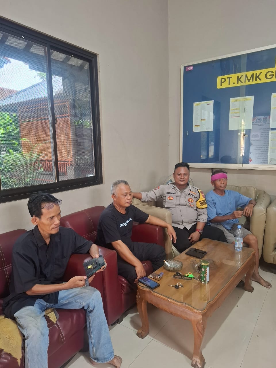 Bhabinkamtibmas Desa Talaga Sambangi Warga, Jalin Silaturahmi dan Himbauan Harkamtibmas